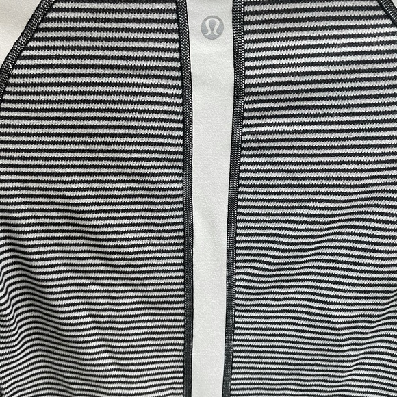 Lululemon- Pullover - Picture 5 of 6